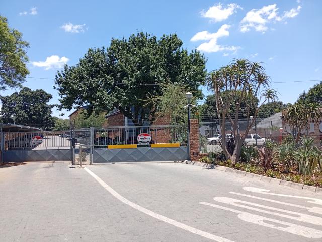 2 Bedroom Apartment Block To Let in Die Wilgers