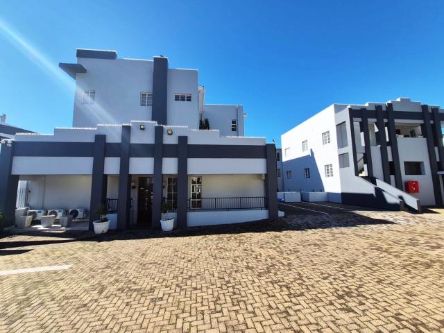 2 Bedroom Apartment Block To Let in Hoog En Droog