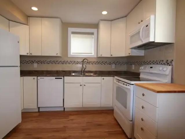 2 Bedroom Apartment Bowden AB 104535556