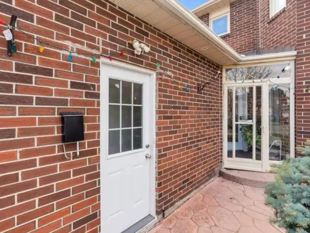 2 Bedroom Apartment Brampton ON 101986670