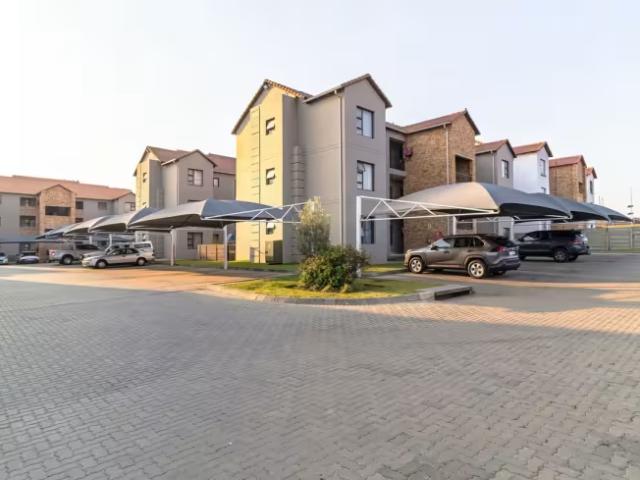2 Bedroom Apartment Brentwood Brentwood 103571433