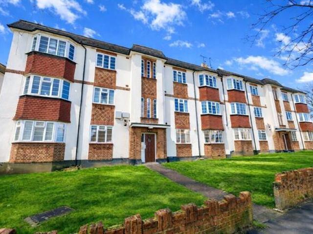2 Bedroom Apartment Bromley Greater London 100854764