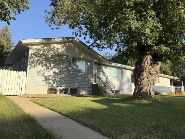 2 Bedroom Apartment Brooks AB 104681660