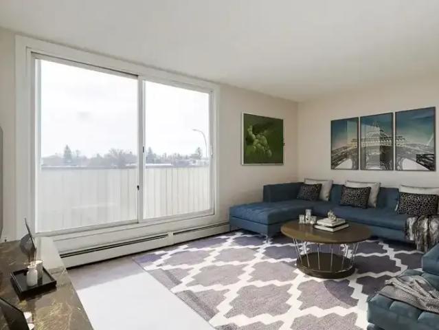 2 Bedroom Apartment Brooks AB LS103010805