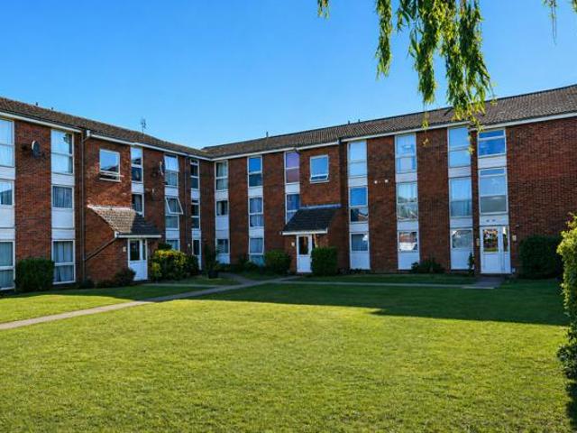 2 Bedroom Apartment Broxbourne Hertfordshire 101796760