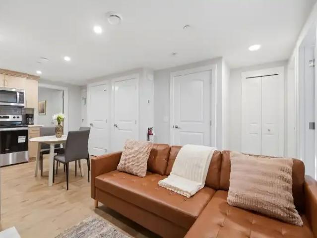 2 Bedroom Apartment Calgary AB 104036338
