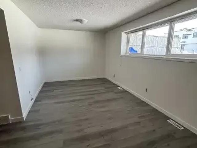 2 Bedroom Apartment Calgary AB 104506881