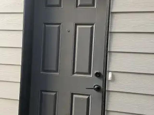 2 Bedroom Apartment Calgary AB 104753878
