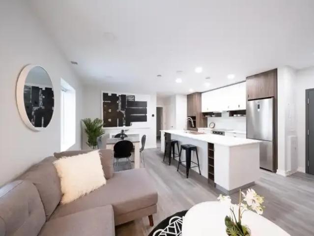 2 Bedroom Apartment Calgary AB 104794460