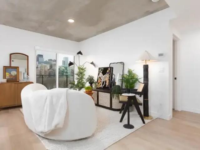 2 Bedroom Apartment Calgary AB 104876365