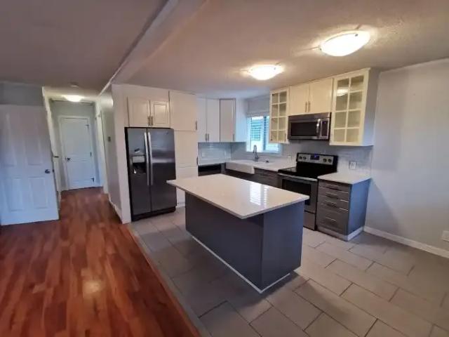 2 Bedroom Apartment Calgary AB 104895137