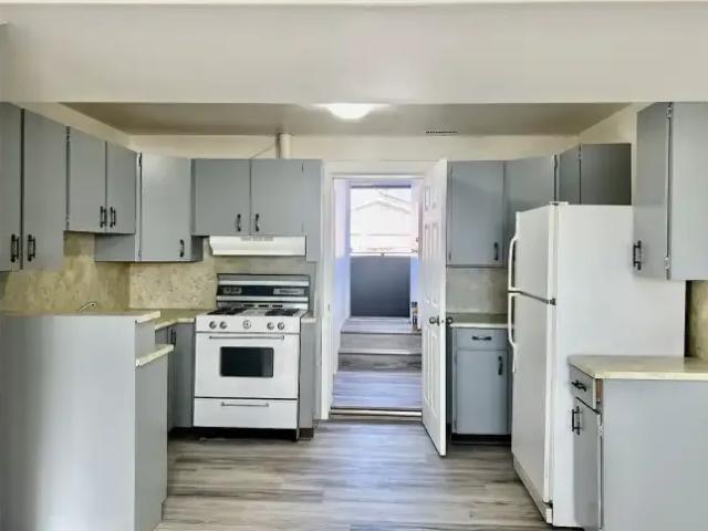 2 Bedroom Apartment Calgary AB 104957406