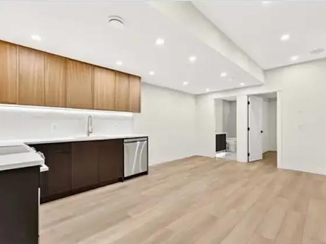 2 Bedroom Apartment Calgary AB 105087862