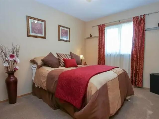 2 Bedroom Apartment Calgary AB 105167259