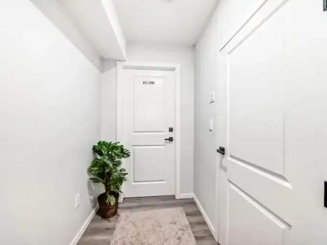 2 Bedroom Apartment Calgary AB 105167261