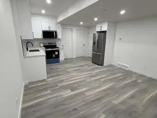 2 Bedroom Apartment Calgary AB 105198566