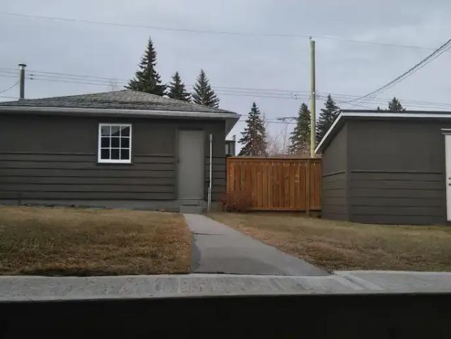 2 Bedroom Apartment Calgary AB 105234965