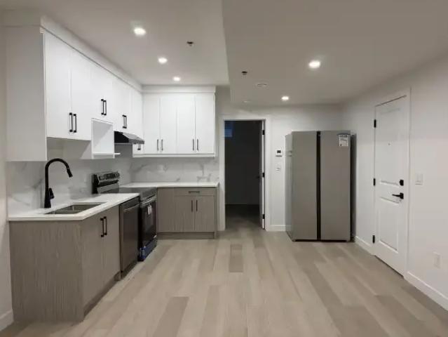 2 Bedroom Apartment Calgary AB 105378213