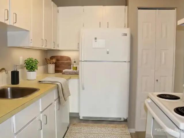 2 Bedroom Apartment Calgary AB 105466413