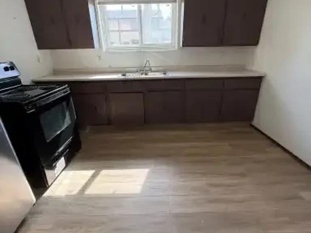 2 Bedroom Apartment Calgary AB 105505808