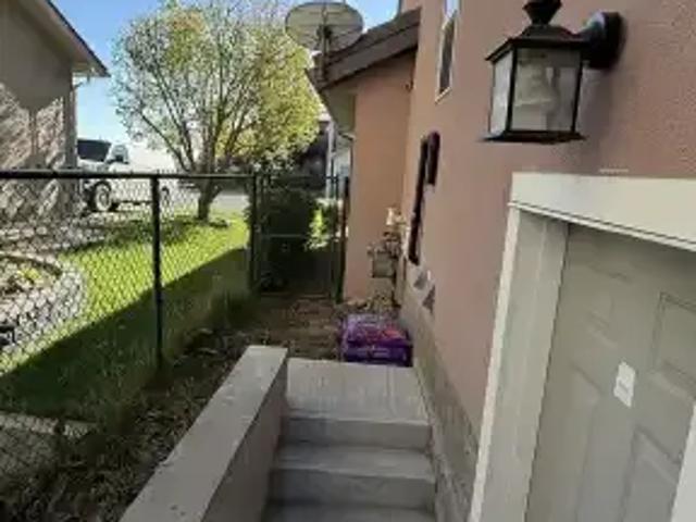 2 Bedroom Apartment Calgary AB 105526038