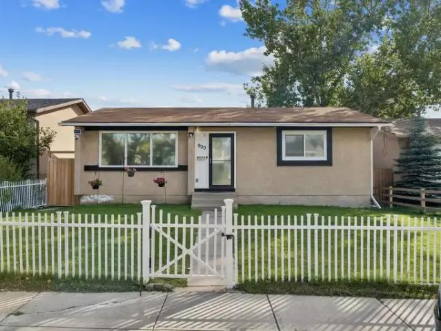 2 Bedroom Apartment Calgary AB 105543490