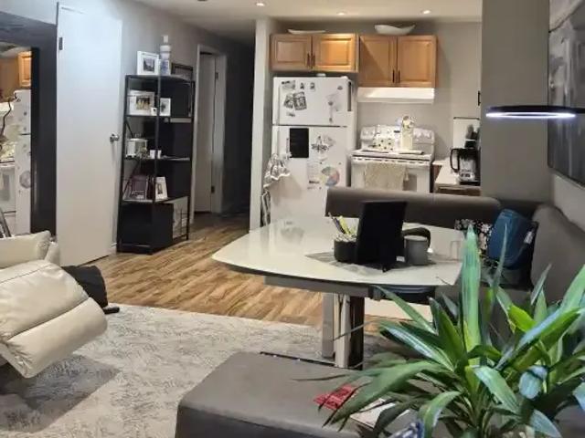 2 Bedroom Apartment Calgary AB 105580856