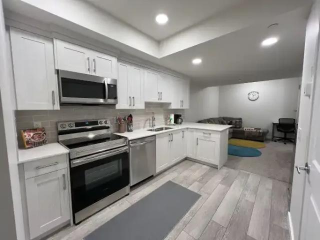 2 Bedroom Apartment Calgary AB 105623386