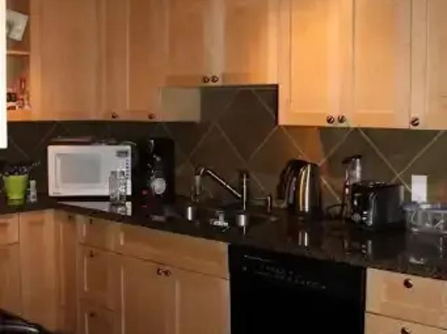 2 Bedroom Apartment Calgary AB 105654036