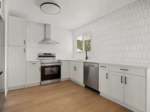 2 Bedroom Apartment Calgary AB 105654040
