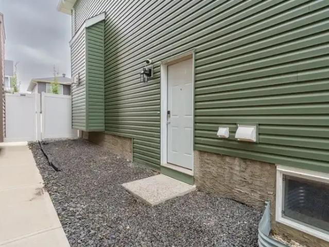 2 Bedroom Apartment Calgary AB 105654055