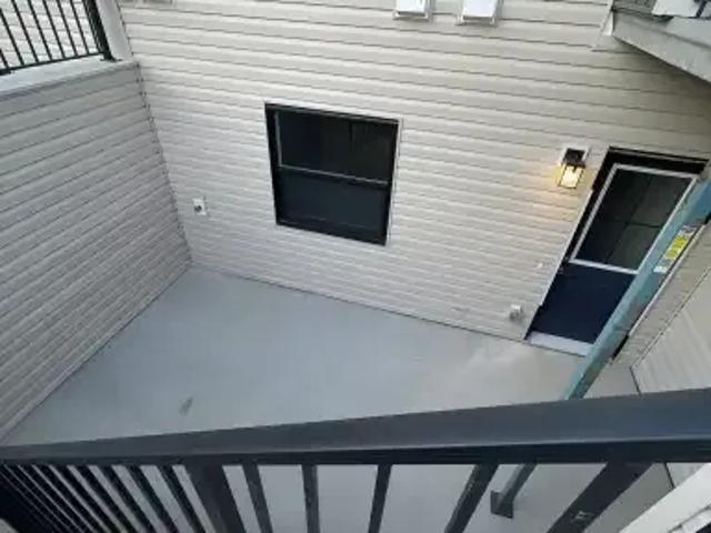 2 Bedroom Apartment Calgary AB 102770880