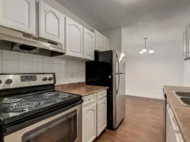 2 Bedroom Apartment Calgary AB 103011373