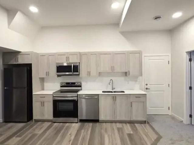 2 Bedroom Apartment Calgary AB 103611333