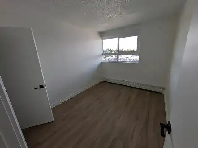 2 Bedroom Apartment Calgary AB LS105023260
