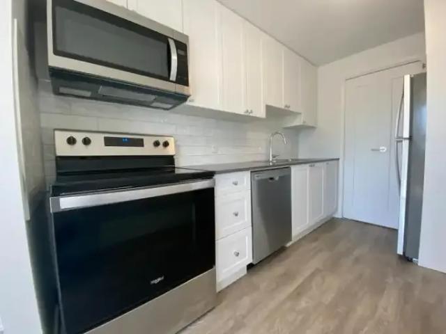 2 Bedroom Apartment Cambridge ON 102700960