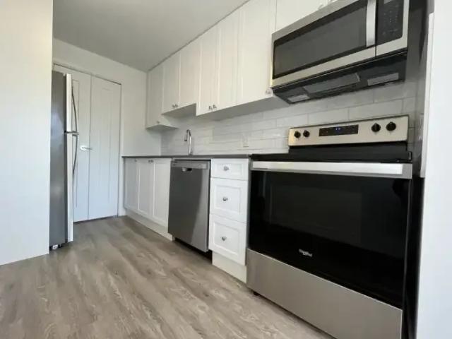 2 Bedroom Apartment Cambridge ON 104894891