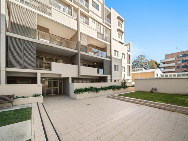 2 Bedroom Apartment Campbelltown, NSW 105284799