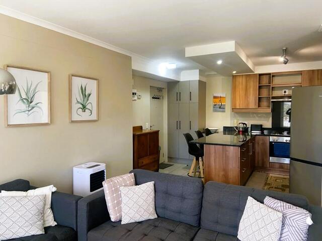 2 Bedroom Apartment Cape Town Western Cape 105079405