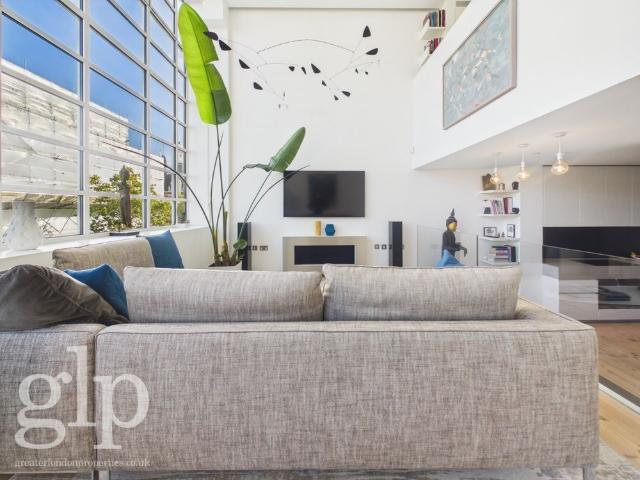 2 Bedroom Apartment, Charing Cross Road, Soho, WC2H
