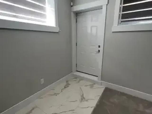 2 Bedroom Apartment Chestermere AB LS105023273