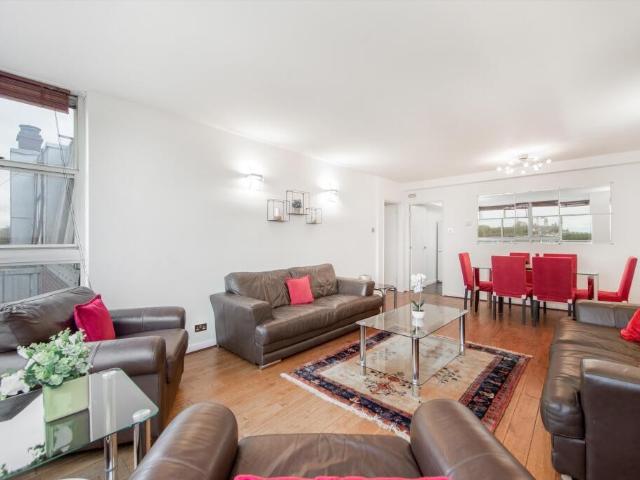 2 Bedroom Apartment, Cheyne Walk, Chelsea