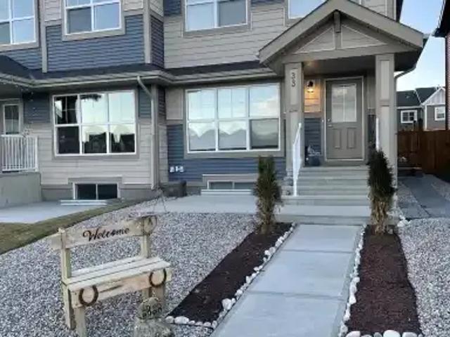 2 Bedroom Apartment Cochrane AB 105410884
