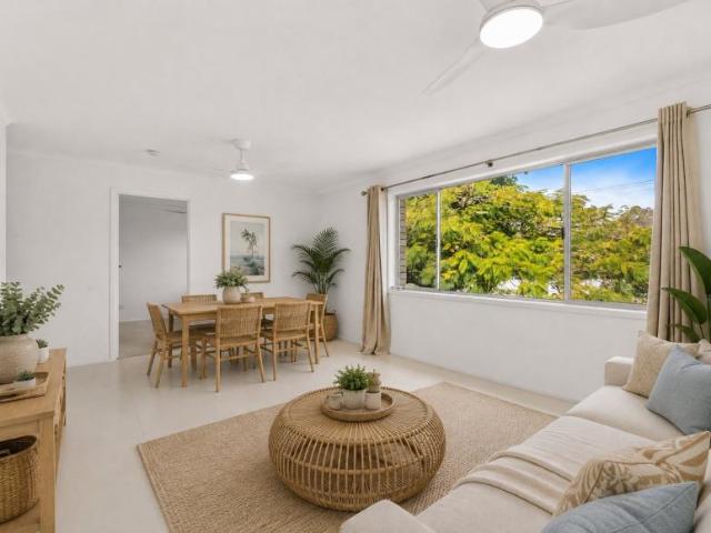 2 Bedroom Apartment COOLANGATTA QLD 105944666