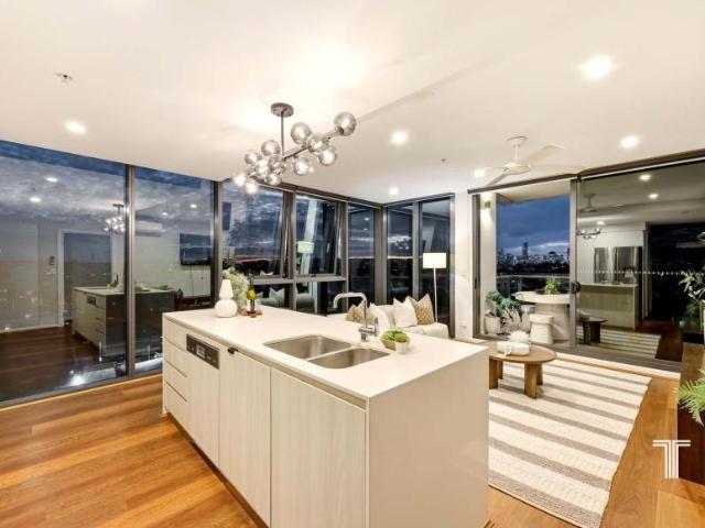 2 Bedroom Apartment Coorparoo QLD 103094985