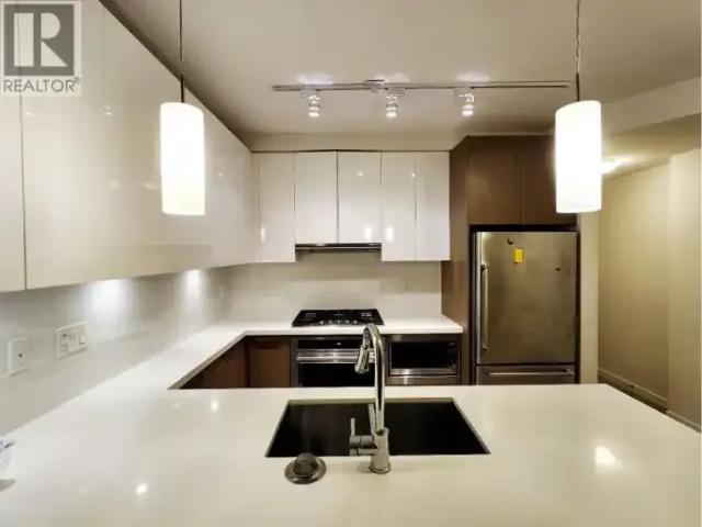 2 Bedroom Apartment Coquitlam BC 103770654