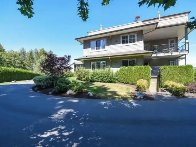 2 Bedroom Apartment Courtenay BC 105601797