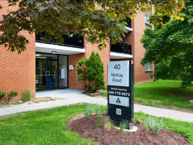 2 Bedroom Apartment Dundas ON 100707511