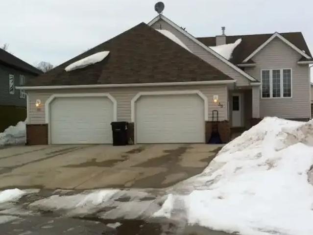 2 Bedroom Apartment Didsbury AB 105715818
