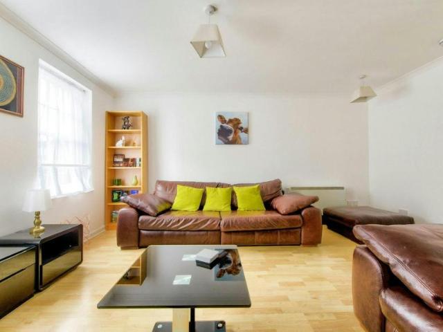 2 Bedroom Apartment Edinburgh Edinburgh 104842886